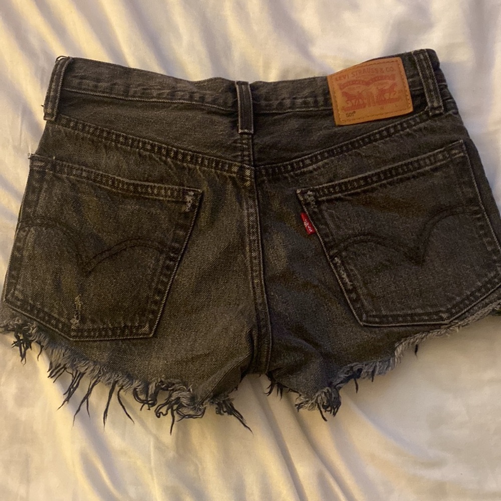 Color black - Picture 2 of 2